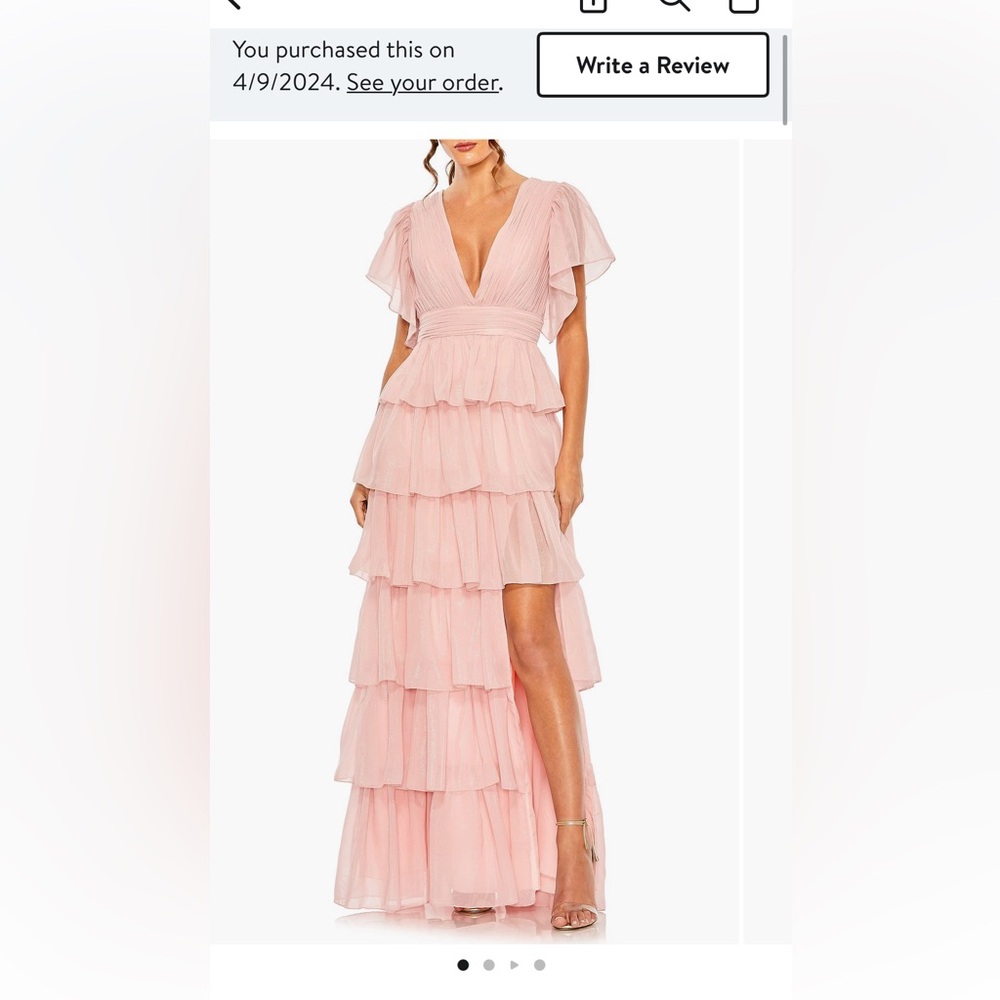 Flutter sleeve ruffle tiered gown- size 10 tailored to size 8
Worn once-like new